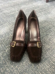 NICE! Franco Sarto 9M Brown Leather Heel Pumps with Buckle Detail - Picture 1 of 8