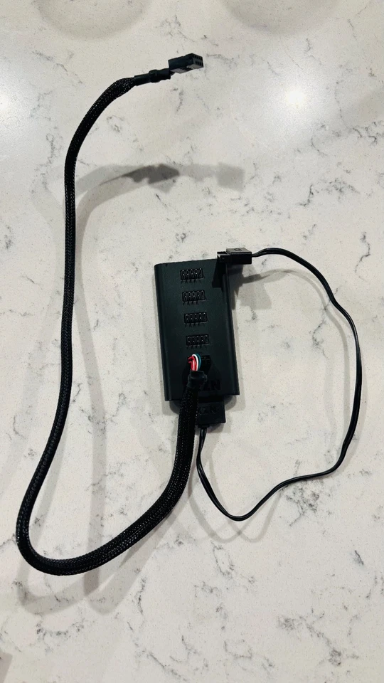 NZXT AC-IUSBH-M3 Internal USB Hub (Gen 3) - Image 1 of 1