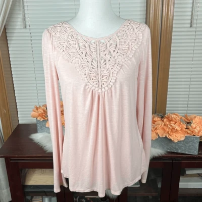 Anthropologie Meadow Rue Bobbinlace Bobbin Lace Top Size Medium - Image 1 of 4