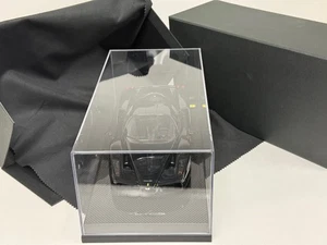 1/18 Ferrari Enzo in Gloss Black set on Carbon Fiber Base SE1159 - Picture 1 of 10