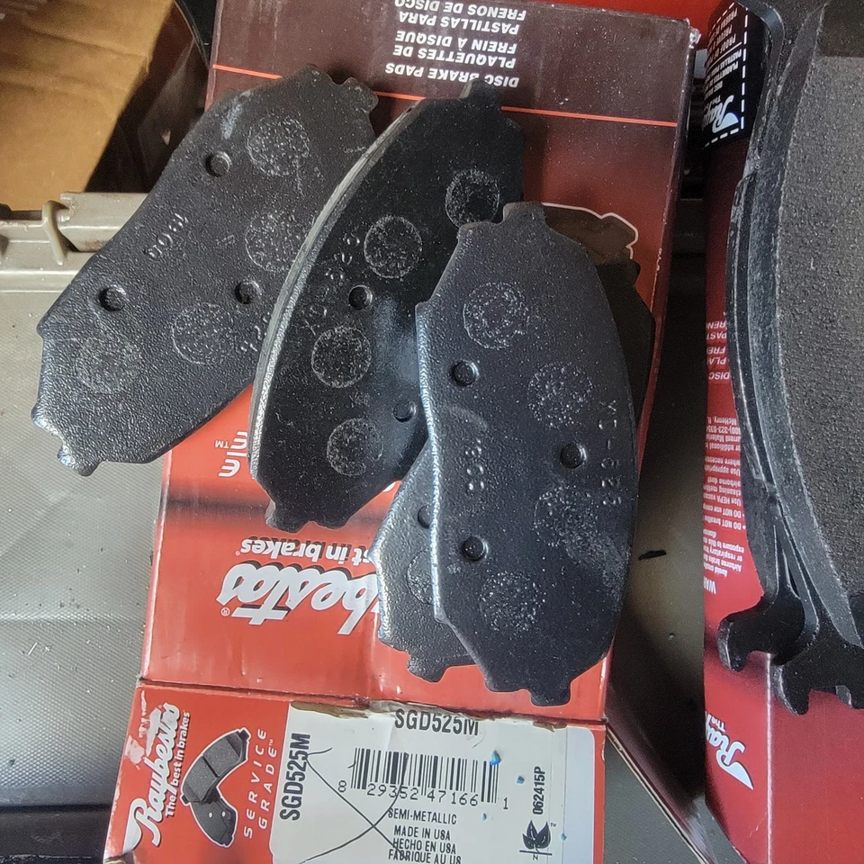 Front Disc Brake Pad Set Metallic Raybestos fits 90-93 Mazda Miata - Image 1 of 1