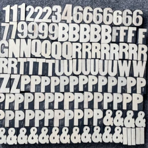 Ostindien: Handgefertigte Holzblockbriefe SCHNÄPPCHEN GROSSVERKAUF, RUND 122 BLÖCKE - Bild 1 von 14