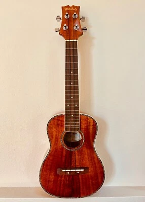 Mitchell MU-100 Koa 音乐会尤克里里天然带软质保护壳,状况完好 — 第 1/4 张图片