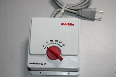 Märklin 6647 Trafo mit Fahrpult 32VA Wechselstrom Spur H0 - Bild 1 von 2