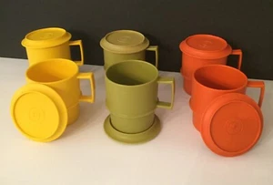 Tupperware Set Of 6 Stackable Coffee Tea Mugs Cups With Lids Harvest Colors EUC - Picture 1 of 3