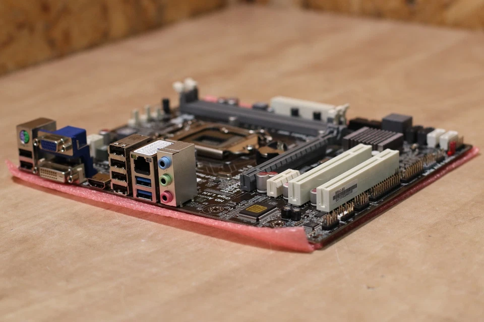 ECS B85h3-m3 V1.0 Lga1150 Intel B85 HDMI USB 3.0 Micro ATX Motherboard OPEN BOX - Image 1 of 4