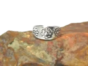 Adjustable  Flower TOE  RING Sterling  Silver  925 - Gift  Boxed - Picture 1 of 4