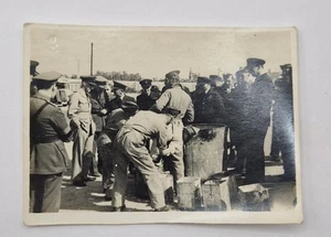 Original WW2 Photograph Royal Air Force And Army Officers & Men Middle East - Picture 1 of 3