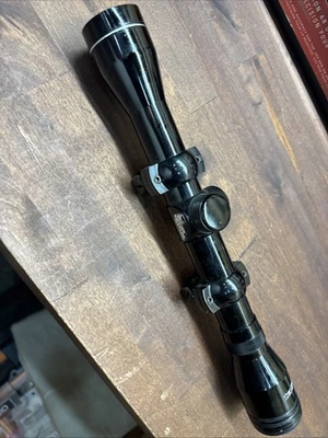 Tasco Silver Antler 4x32  Rifle Scope Silver 1 in Tube Duplex Reticle Foto 1 de 4