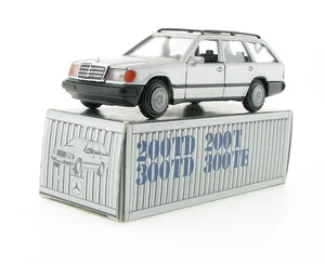 CONRAD 1503 Mercedes Benz 200 TD /T 300 TE W 124 - 1:35 in OVP Box Kombi Modell - Picture 1 of 9