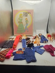 Vintage  doll carrying case comes with vintage clothes and some accessories Barb - Picture 1 of 13