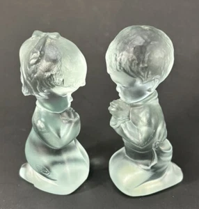Fenton Art Glass Blue Frosted Satin Boy And Girl Praying  1977 - Picture 1 of 8
