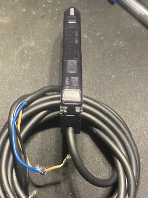 FS N11N FIBER OPTIC SENSOR FIBER AMPLIFIER DIGITAL 12-24 VDC 4-ELEMENT LED NPN - Image 1 of 4