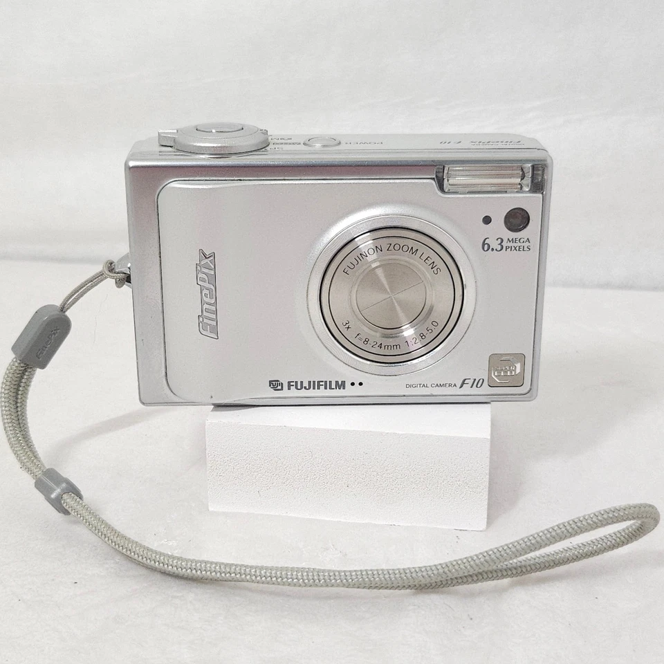 Fujifilm FinePix F10 6.3MP Digital Camera Silver UNTESTED With Battery - Image 1 of 4