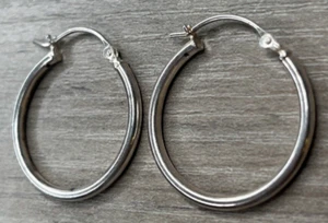 Vintage Estate Sterling Silver 925 Minimalist Classic Hoop Saddleback Earrings - Picture 1 of 10