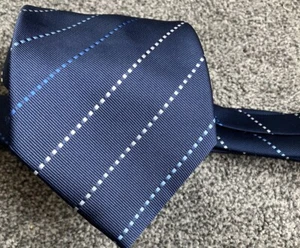 Corbata de poliéster inteligente formal de múltiples rayas azul marino para hombre F&F 3,75"" de ancho 55"" de largo - Imagen 1 de 4