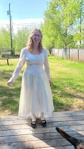 Ivory Lace and satin wedding dress with asymmetric hem and back cut - worn twice - Picture 1 of 10