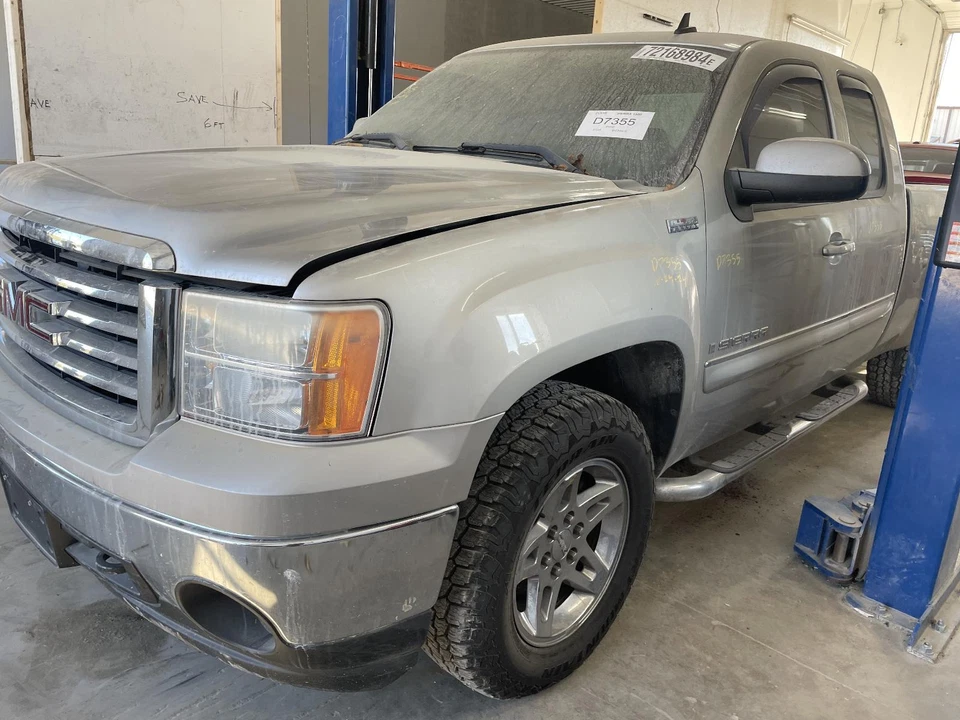 Módulo de control de carrocería usado se adapta a: camioneta GMC Sierra 1500 2008 control de carrocería grado BCM Foto 1 de 4