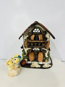 Pottery House Hand Made With A Lovely Little Cheeses - Picture 1 of 13