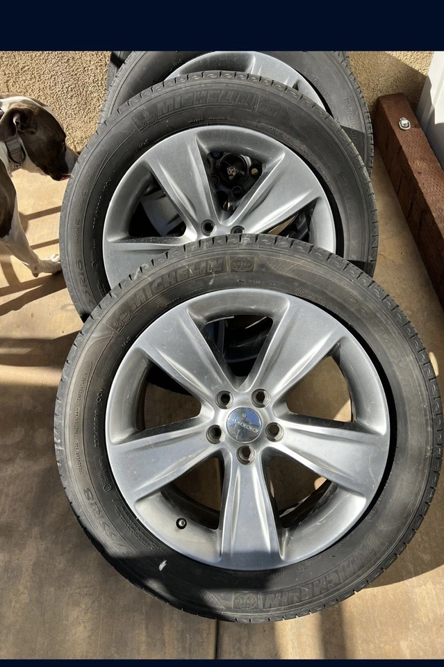 2016-2023 Dodge Challenger 18inch Wheels - Image 1 of 1