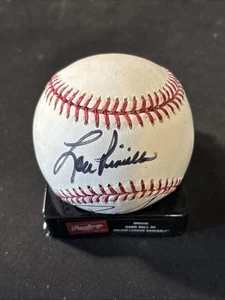 (5) Signatures - LOU PINIELLA - DAN WILSON ++ - OMLB Baseball - Seattle Mariners - Picture 1 of 5