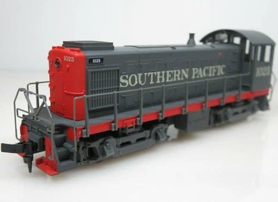 HO Alco S-3 SP Southern Pacific DC NIB NOS # 8826 - Image 1 of 4