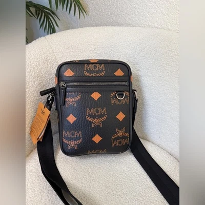 Bolso Mensajero MCM Negro y Naranja Logo Foto 1 de 4