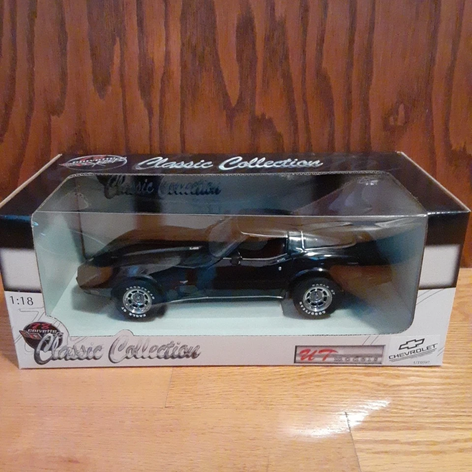 1:18 UT Models 1978 Corvette L-82 Black Diecast Car T-tops - Image 1 of 4