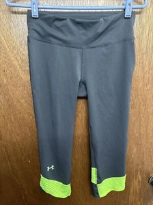 Under Armour Women’s Athletic Multi Colored Capris Size SP - Picture 1 of 3