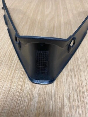 Заполнительная деталь нижнего радиатора Triumph Daytona 675/Daytona Moto2 765 No T2309472 - Изображение 1 из 4