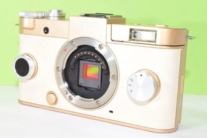 Ricoh Pentax Q-S1 12.4 MP Digital Camera Body Only Gold Used From JP