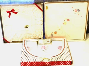 3 Cajas Retirado Nuevo en Caja Pañuelos Algodón Suiza Bordado Flores De Colección - Imagen 1 de 7
