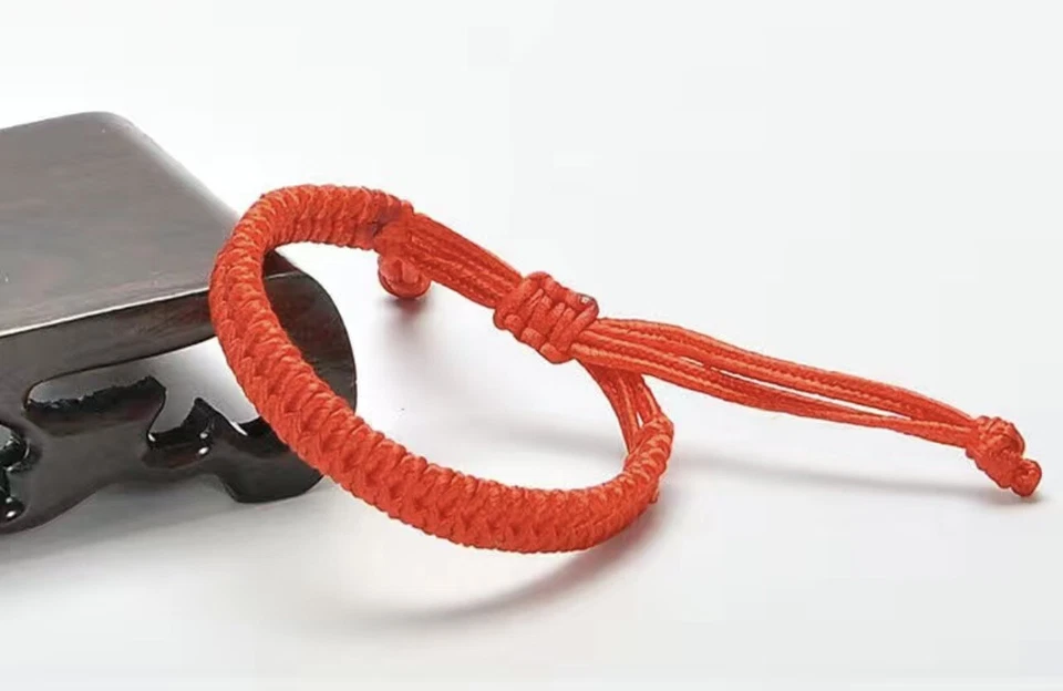 Pulsera de cuerda roja hecha a mano cuerda de la suerte trenzada ajustable Foto 1 de 1
