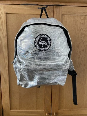 Hype Schulrucksack Rucksack Silber Schuppen Muster gebraucht - Bild 1 von 4