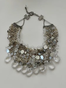 Collar Chico’s Statement - Cuentas plateadas, transparentes y blancas - Imagen 1 de 6