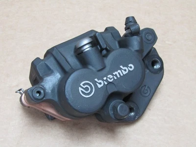 Pinza freno delantera derecha bmw f800gs 2008 19.737 millas Brembo (15282) Foto 1 de 4