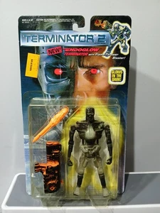 Kenner 1992 Vintage Action Figure Terminator 2 .ENDOGLOW  .MINT ON CARD - Picture 1 of 5