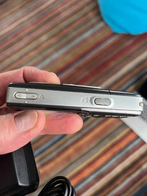 Sony Ericsson K750i - Image 1 of 4