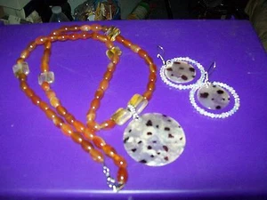 Honig Achat, Kristall und Capiz Muschel Set. Halskette und Ohrringe - Bild 1 von 2