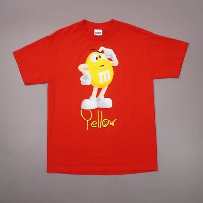 Camiseta masculina manga curta gráfica M&Ms amarelo amendoim M&M grande algodão vermelho em excelente estado usado - Imagem 1 de 4