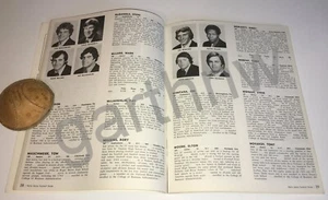 JOE MONTANA 1st VARSITY 1975 NOTRE DAME IRISH FOOTBALL PICTORIAL MEDIA GUIDE - Picture 1 of 8