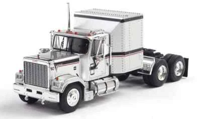 IXO 型号 1: 64 比例 - 银色 - 1980 年 GMC 通用睡眠半卡车 — 第 1/4 张图片