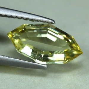 1.63 Cts_Gemstone Collection_100 % Natural Unheated Heliodor Yellow Beryl_Brazil - Picture 1 of 3