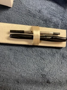 Parker Urban Premium Schwarz Tintenroller Neu im Karton Papiere enthalten - Bild 1 von 11