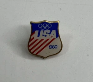 Vintage 1980 Lake Placid Olympics Team USA Shield Souvenir Pin - Picture 1 of 3