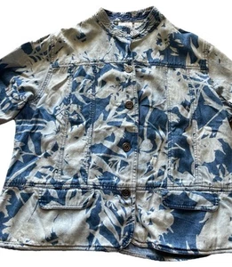 Giacca denim Chico's floreale candeggina Holland taglia 3 blu con bottoni colletto mandarino - Foto 1 di 15