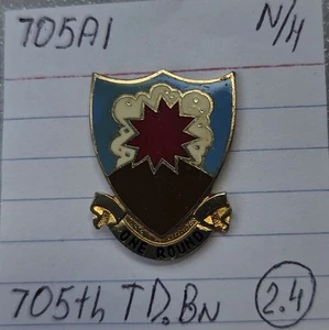 705th TD Tank Destroyer Battalion Di Dui Unit Crest Insignia pin (black motto) - Picture 1 of 2
