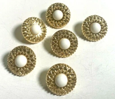 Gold and Pearl Flower Design Button - Set of 6 - 14mm Buttons - Image 1 of 3