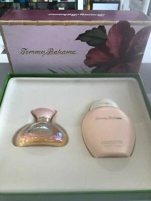JUEGO DE REGALO TOMMY BAHAMA EAU DE PARFUM SPRAY 50 ML (1,7 FL. OZ) LOCIÓN CORPORAL BRILLANTE 150 ML Foto 1 de 3