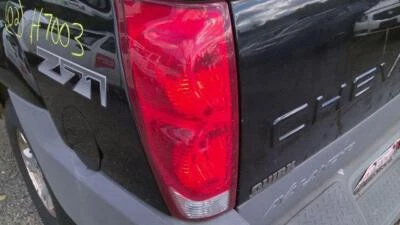 Tail Light Assembly CHEVY AVALANCHE 1500 Left 02 03 04 05 06 - Изображение 1 из 2
